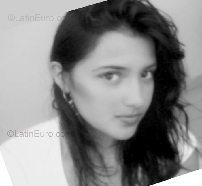 Date this charming Colombia girl Luisa Fernanda from Fresno CO2567