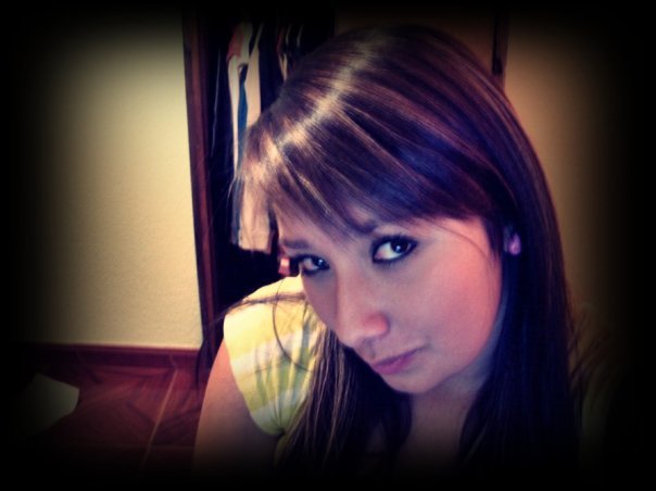 Date this happy Colombia girl Andrea from Bogota CO2625