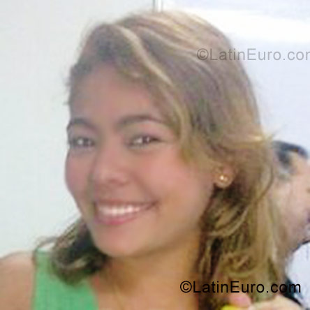 Date this charming Colombia girl Fhalon from Cartagena CO2721