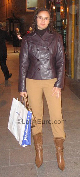 Date this stunning Brazil girl Daniele from Rio De Janeiro BR5191