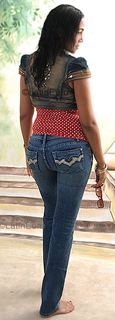 Date this georgeous Dominican Republic girl Leonemis Annabe from Hato Mayor Del Rey DO5395