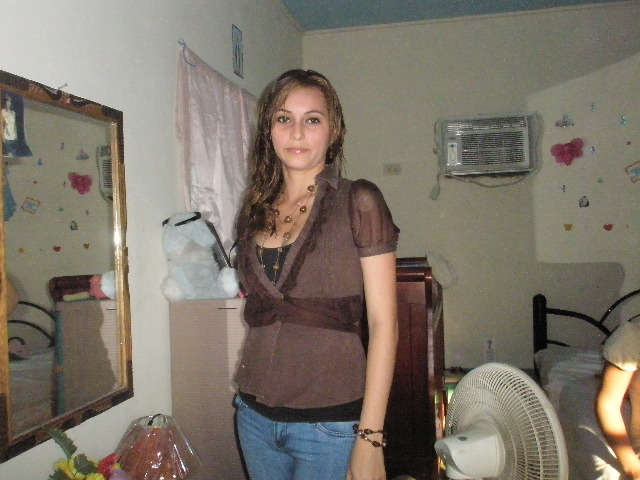 Date this foxy Honduras girl Claudia from San Pedro Sula HN56