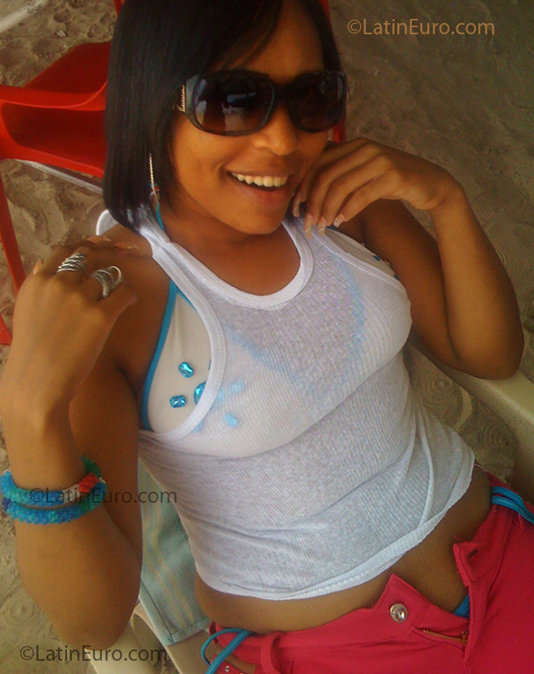 Date this attractive Dominican Republic girl Marilenny from Santo Domingo DO3381