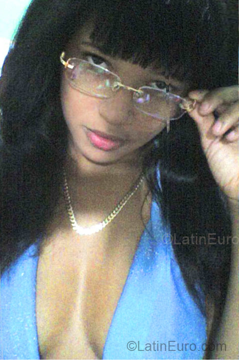 Date this fun Dominican Republic girl Luz Mary from Santo Domingo DO7691