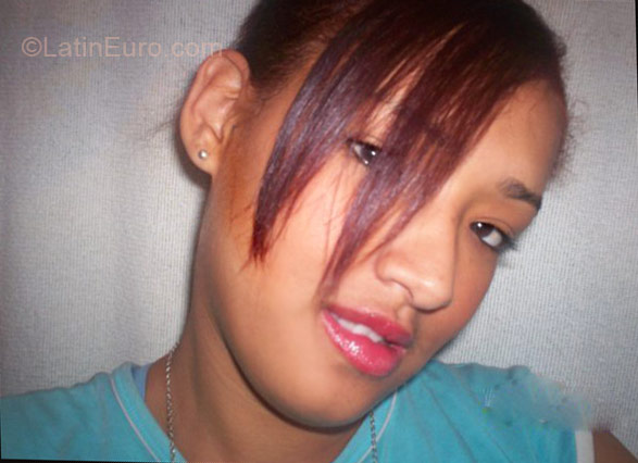 Date this sensual Colombia girl Natalia24 from Barrancabermeja CO3182