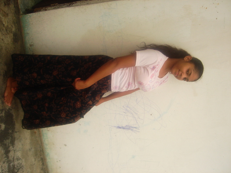 Date this hard body Belgium girl Rosaemelindacue from Santodomingo BE44