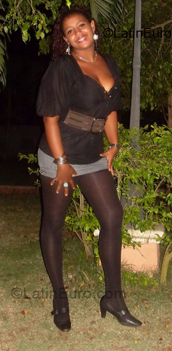 Date this voluptuous Dominican Republic girl Florangel from Santo Domingo RP126
