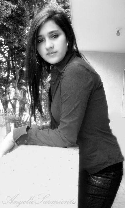 Date this happy Colombia girl AngelieS from Bucaramanga CO3311