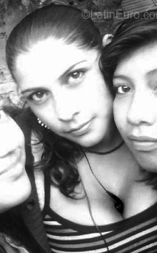 Date this pretty Colombia girl Edna from Bogota CO3324