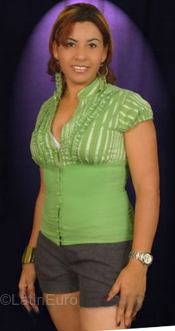 Date this cute Dominican Republic girl Milka from Santo Domingo DO3709