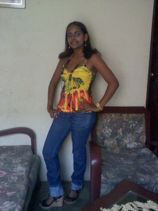 Date this passionate Dominica girl Yariza from Republica Dominicana DM14