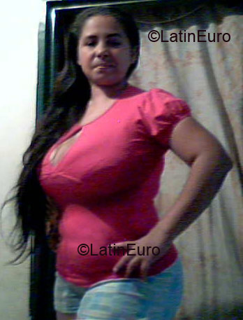 Date this exotic Colombia girl Suanny from Cali CO3493
