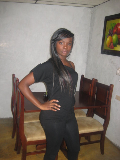 Date this georgeous Colombia girl Taiz from Pereira CO3523