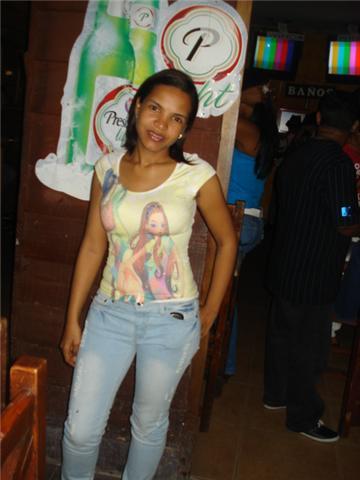 Date this funny Dominican Republic girl Yessi from Santo Domingo DO3973