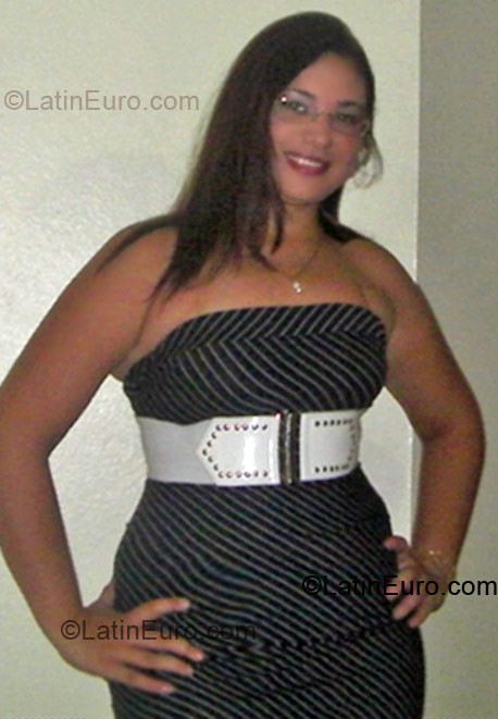 Date this sensual Dominican Republic girl Jissel Gomez from Dominicana DO3992