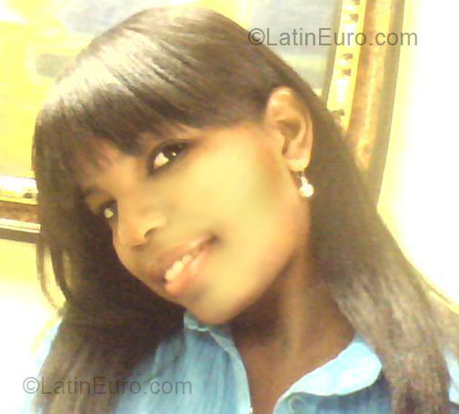 Date this young Dominican Republic girl Carla from La Vega DO4031