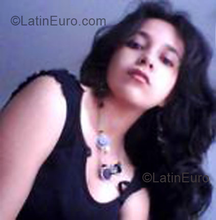 Date this beautiful Colombia girl Barbara from Bogota CO3905