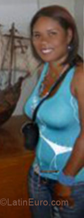 Date this charming Dominican Republic girl Cristal montill from Santo Domingo DO4062