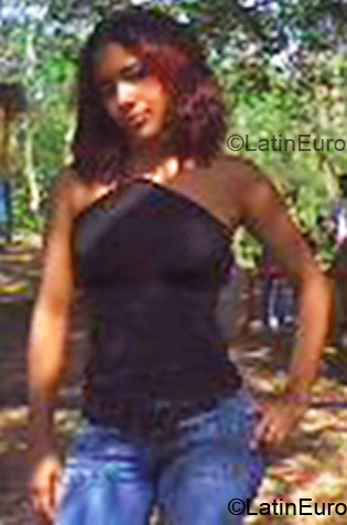 Date this hot Dominican Republic girl Mariel from Santo Domingo DO4132