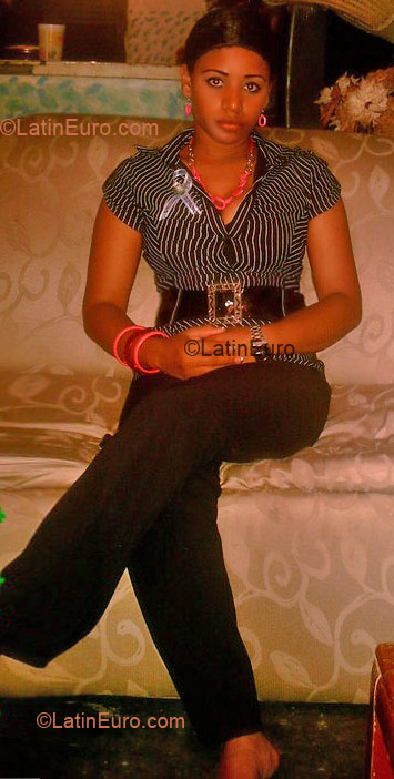 Date this charming Dominican Republic girl Wendy from Bonao DO4176