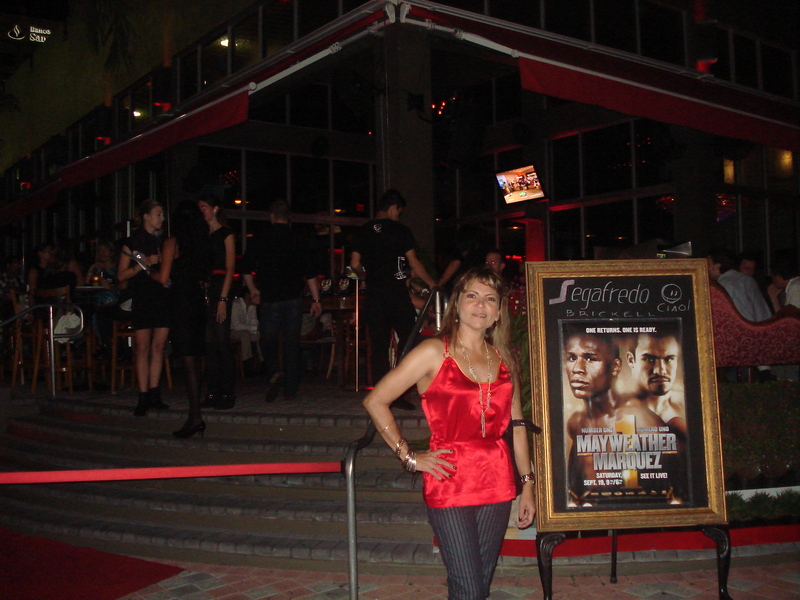 Date this gorgeous Colombia girl Diany from Medellin CO4084