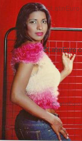 Date this beautiful Brazil girl BRUNA from Belo Horizonte BR5956