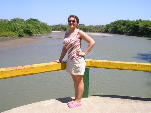 Date this voluptuous Colombia girl Genny from Manizales CO4164