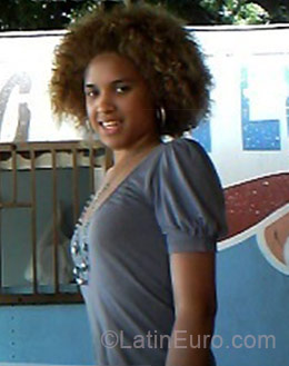 Date this georgeous Dominican Republic girl Skarlett from Santiago DO4268