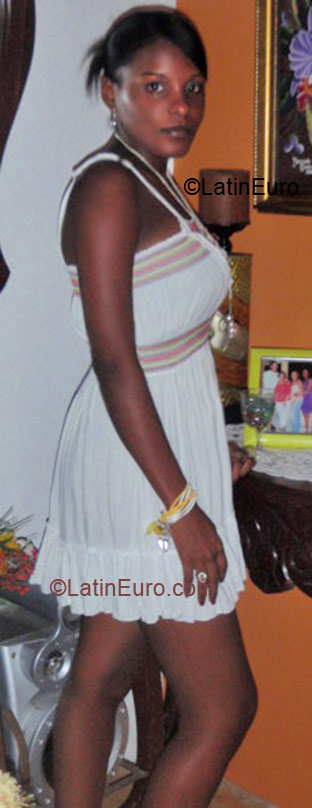 Date this athletic Dominican Republic girl Yamilka from Santo Domingo DO4345