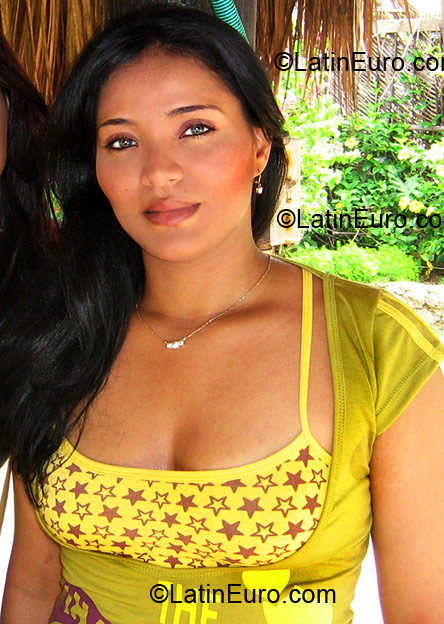 Date this young Colombia girl Margarita from Barranquilla CO4300