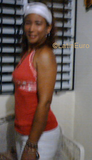 Date this pretty Dominican Republic girl Aliz from Santo Domingo DO4369