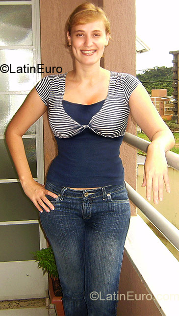 Date this attractive Brazil girl Elaine from Belo Horizonte BR4694