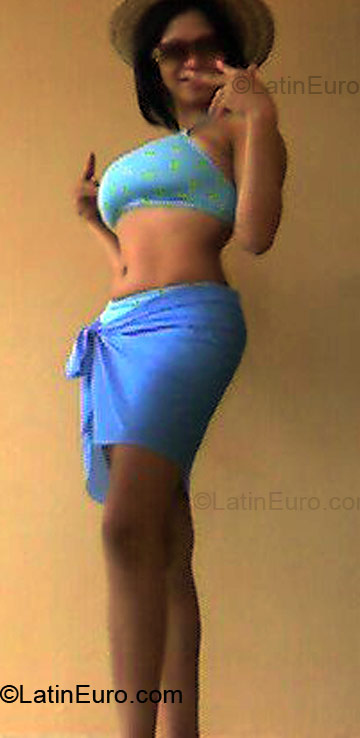 Date this pretty Dominican Republic girl Anyela from Santo Domingo DO4475