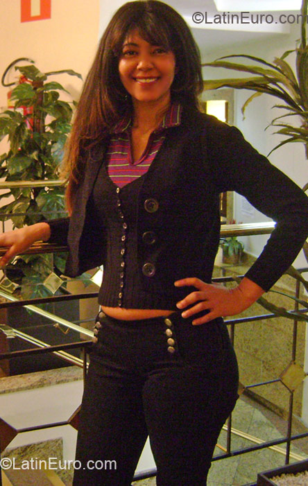 Date this funny Brazil girl Magda from Patos de Minas BR3190