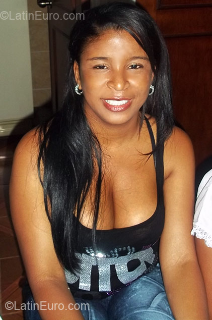 Date this pretty Colombia girl Leidy from Medellin CO4867