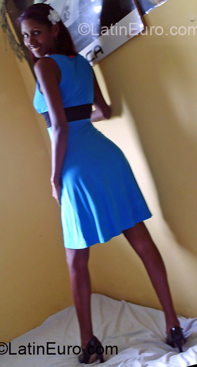 Date this beautiful Dominican Republic girl Adalina from Santiago DO5986