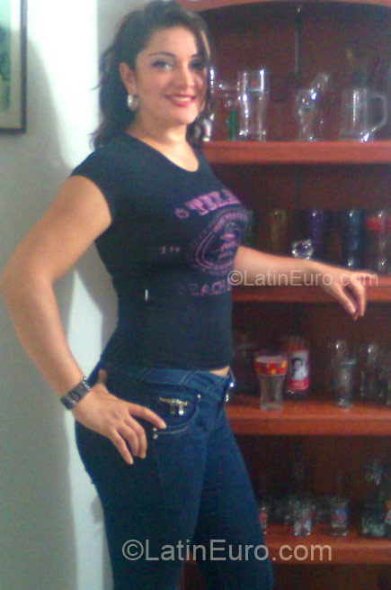 Date this hard body Colombia girl Catalina from Cali CO4420