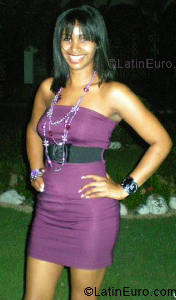Date this happy Dominican Republic girl Lucier from Santo Domingo DO5820