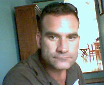 Date this beautiful United States man Robert from Kapaa BR3256
