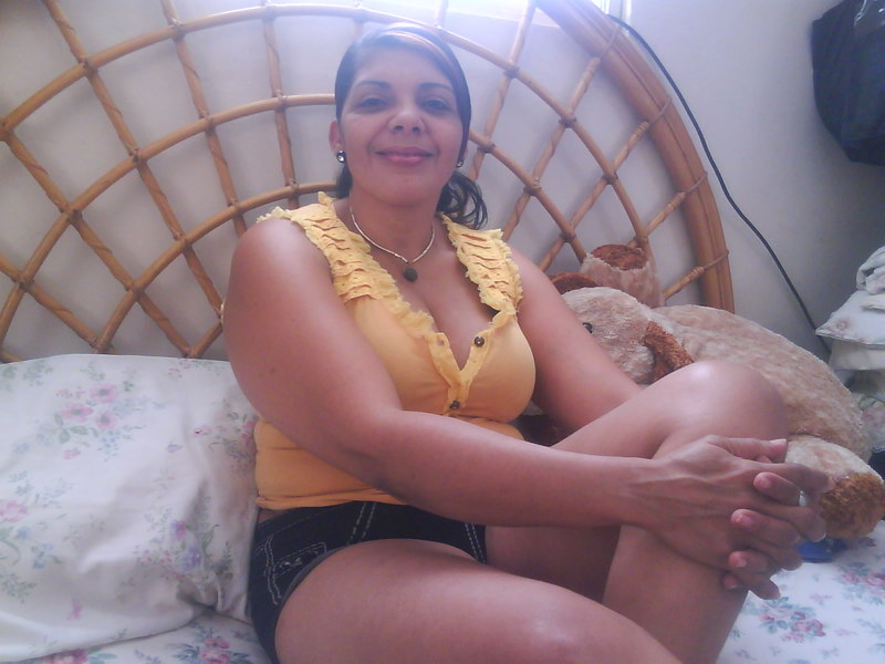Date this sultry Dominican Republic girl Mildred guzman from Santiago DO4625