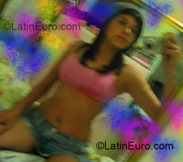 Date this lovely Colombia girl Monica from Bogota CO5956
