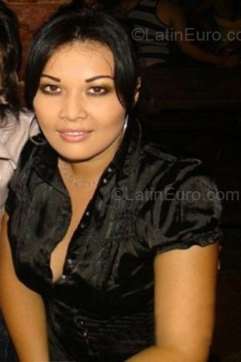 Date this gorgeous Colombia girl Martha from Floridablanca CO4580