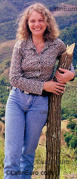 Date this good-looking Portugal girl Sandra from Lisbon PT30