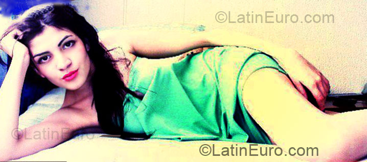 Date this pretty Colombia girl Lorena from Bogota CO6345