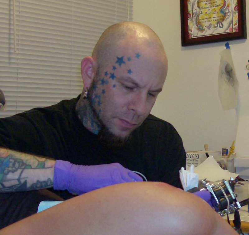 Date this voluptuous United States man Ghostattooz from Hawley US6741