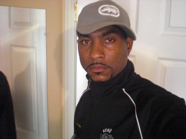 Date this happy United States man Sexydawg from Seattle US6876