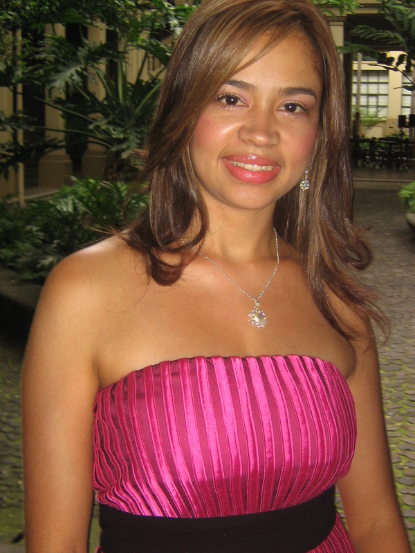 Date this attractive Colombia girl Rosa from Medellin CO4725