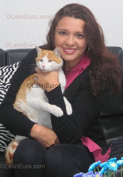 Date this sensual Colombia girl Alexa from Bogota CO4729