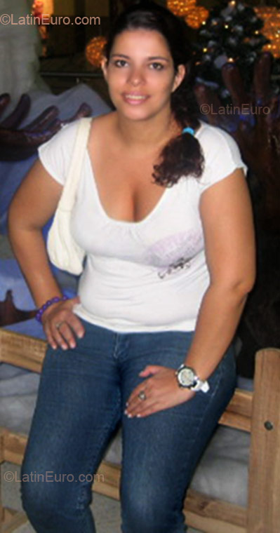 Date this hard body Colombia girl Angelica from Bucaramanga CO4739