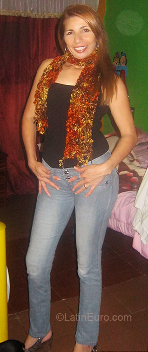 Date this hard body Colombia girl Ruth from Ocana CO4749